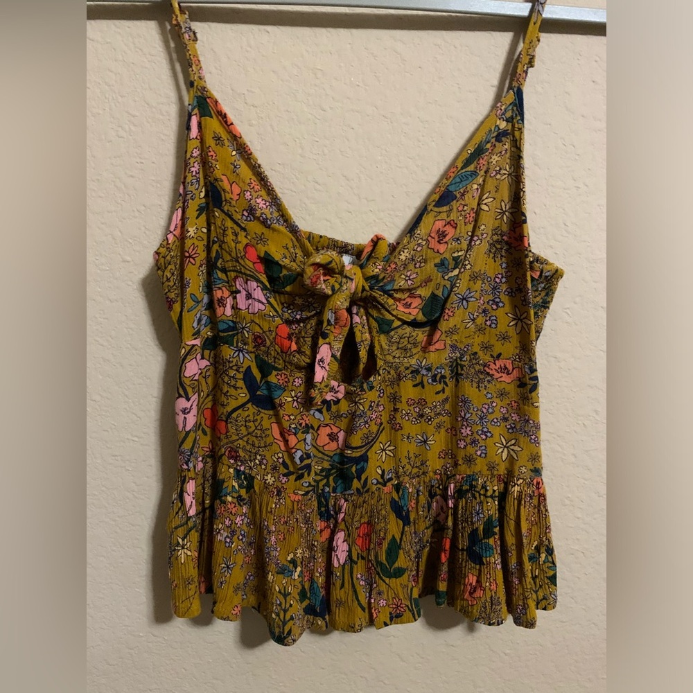 Fall-Colored Tank with keyhole detail.